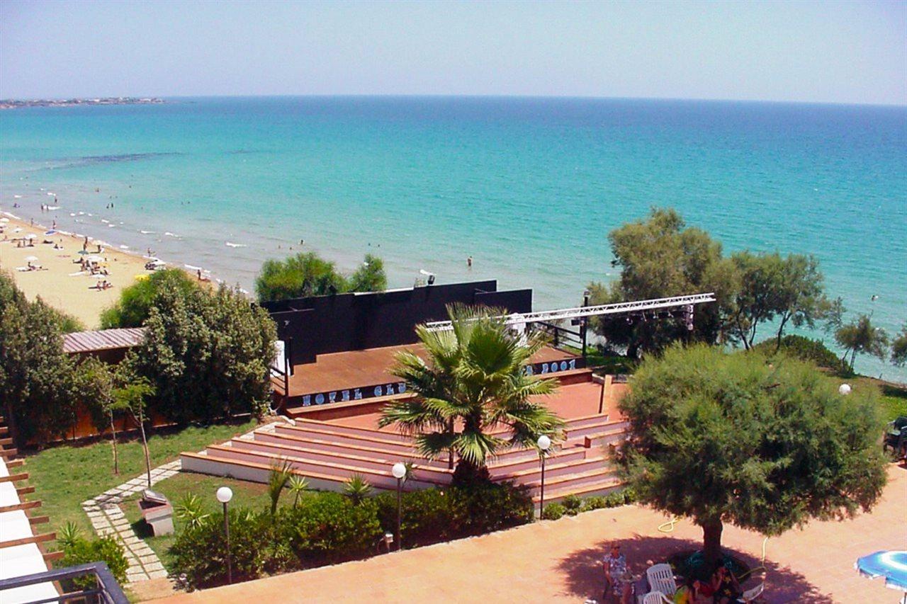Hotel Futura Style Helios Noto Exterior foto